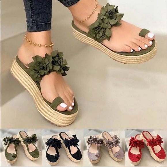 Black faux suede floral platform wedge - Picture 8 of 8